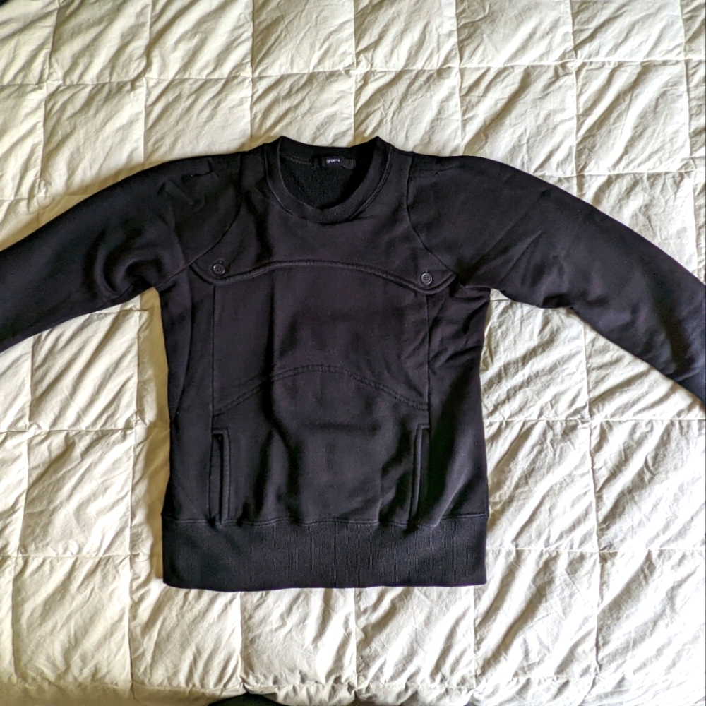 Black button yoke sweatshirt